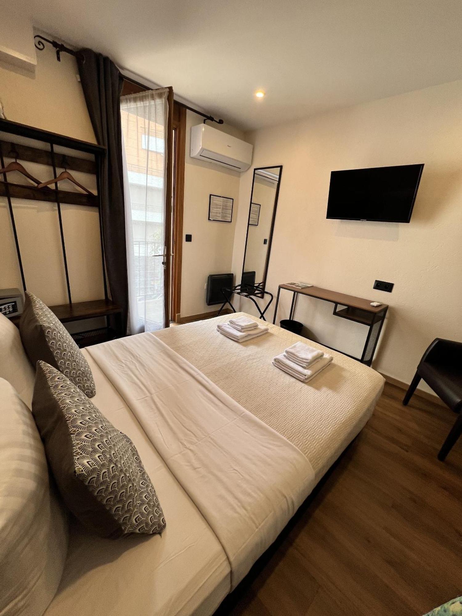 Au Bec Fin Hotel Екс-ле-Бен Номер фото